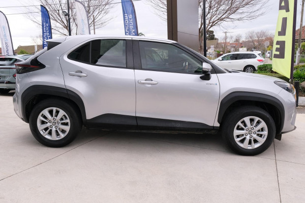2021 Toyota Yaris Cross MXPB10R GX SUV Image 5