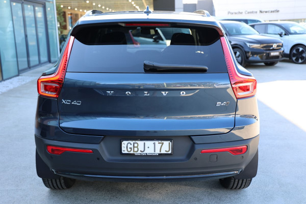 2026 Volvo XC40 XZ Ultra B4 Dark SUV Image 5