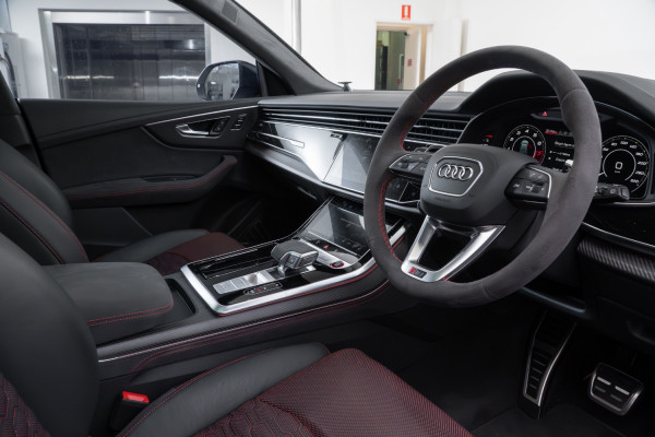 2025 Audi RS Q8 F1 TFSI SUV image 7