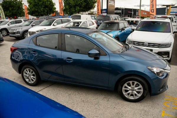 2017 Mazda 2 DL Series Maxx Sedan Image 4