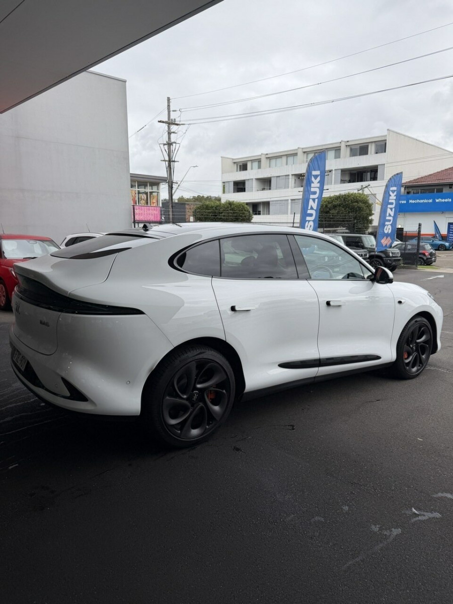 2026 MG IM6 S12L Platinum Wagon Image 4