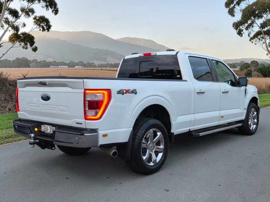2023 Ford F-150  Lariat Dual Cab Image 7
