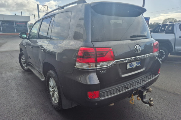 2019 Toyota LandCruiser VDJ200R VX SUV Image 11