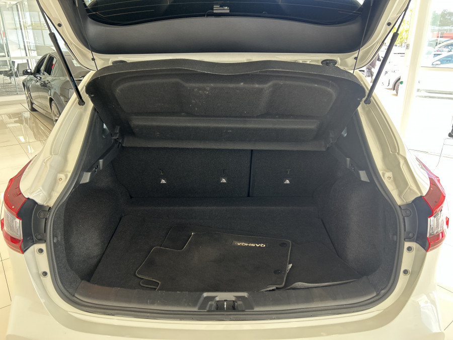 2021 Nissan QASHQAI SUV Image 18