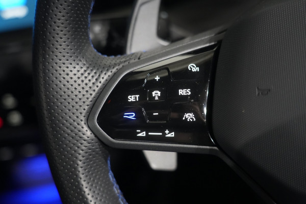 2025 Volkswagen Golf 7 R Hatch Image 21