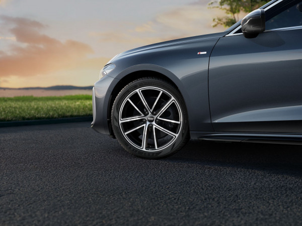 2025 Audi A5 B10 TFSI 200kW S line Sedan image 6