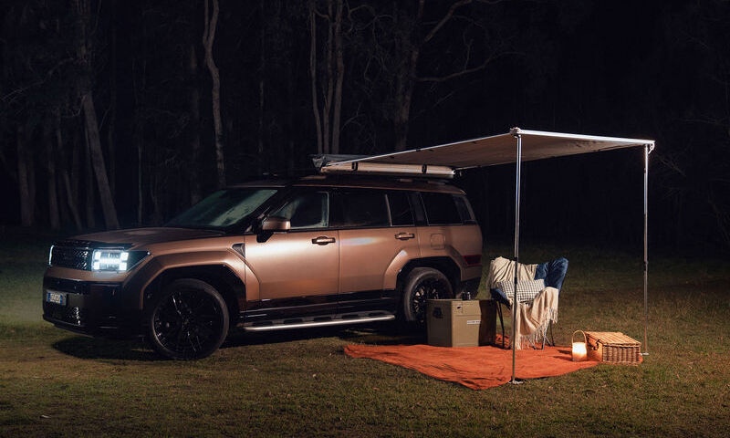 2.0m x 2.5m side awning (includes fitting brackets)