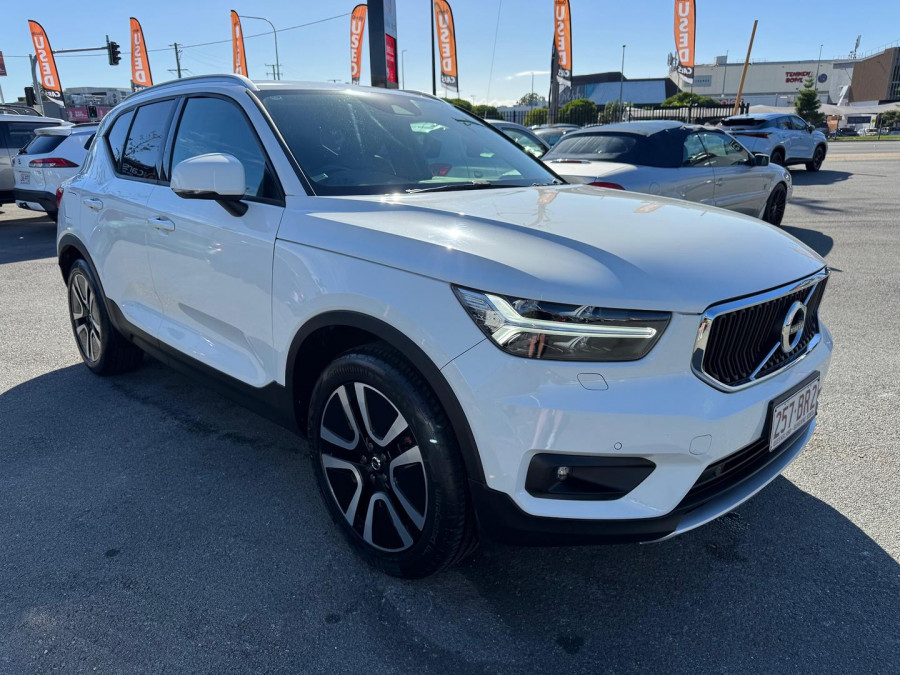 2020 Volvo XC40 XZ T4 Momentum SUV Image 5