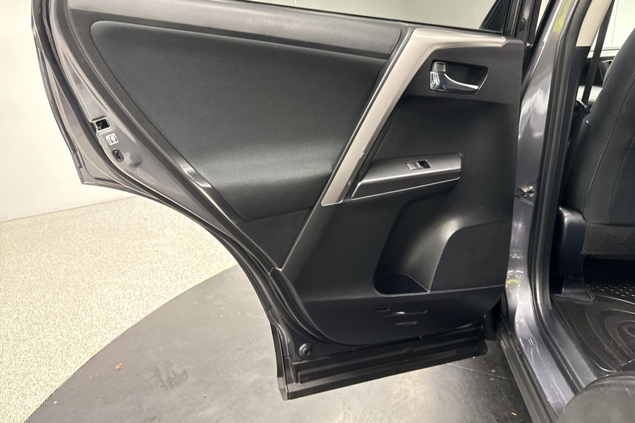 2016 Toyota RAV4 GXL SUV Image 13