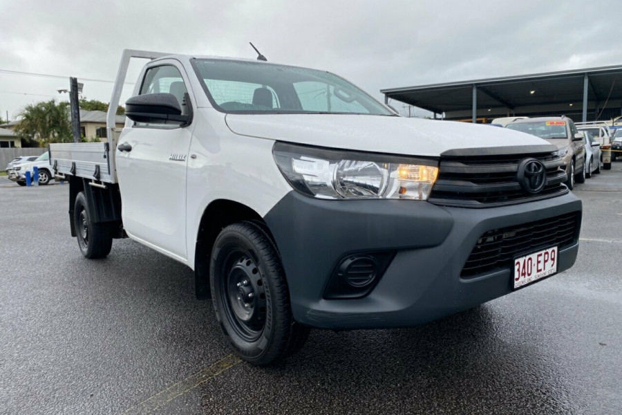 2018 Toyota Hilux TGN121R Workmate 4x2 Cab chassis Image 1