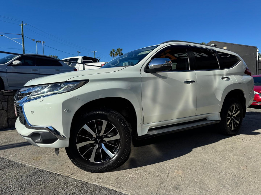 2017 Mitsubishi Pajero Sport QE Exceed SUV Image 1