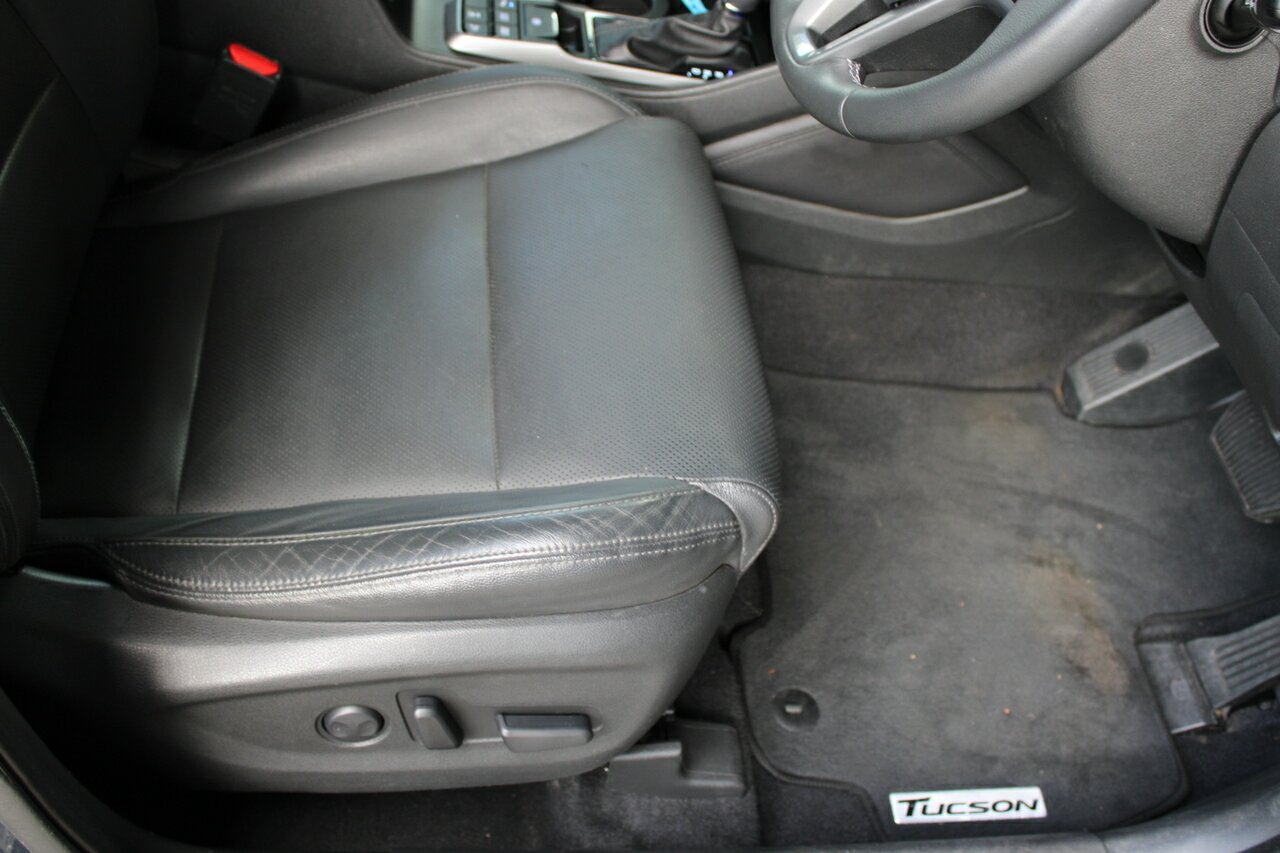 2017 Hyundai Tucson TLe Highlander SUV Image 25