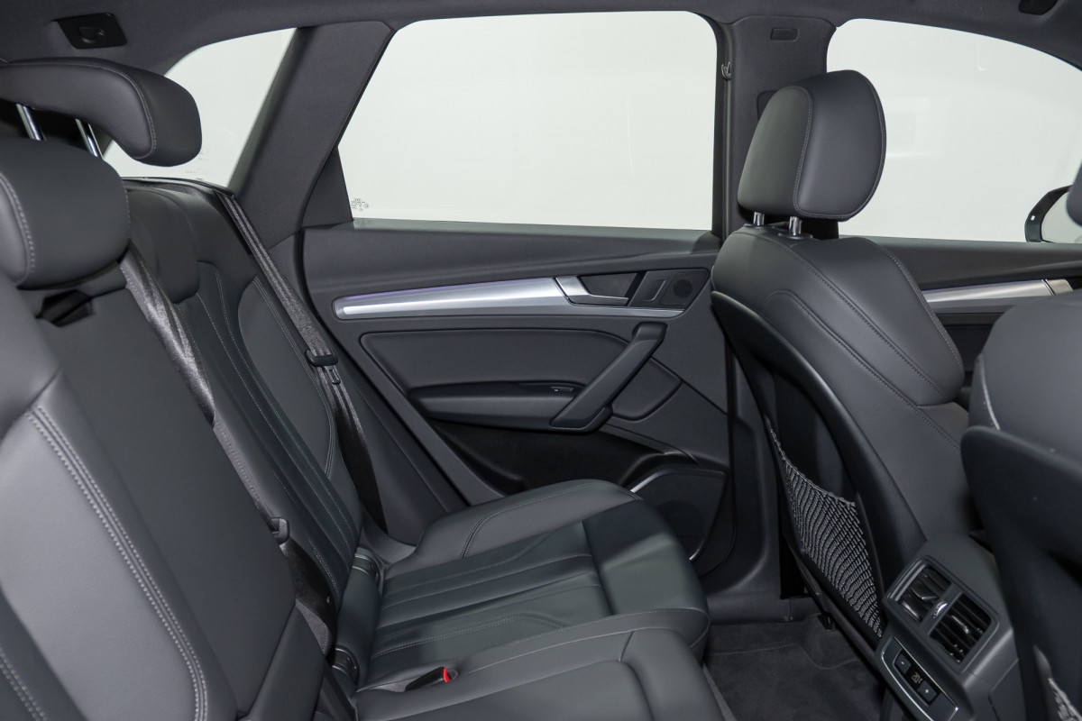 2020 Audi Q5 45 Tfsi Quattro Sport SUV Image 3