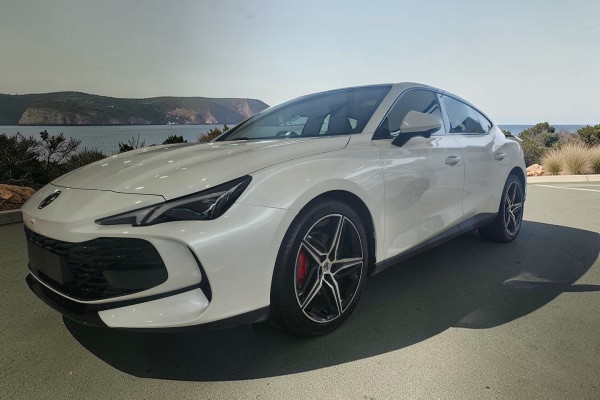 2025 MG MG7  Essence Sedan Image 2