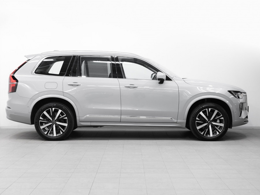 2025 Volvo XC90 L Series Ultra B5 Bright SUV Image 3