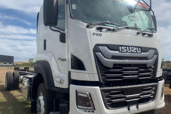 2025 Isuzu  FXD 170-355 AT R62 Cab Chassis Image 1