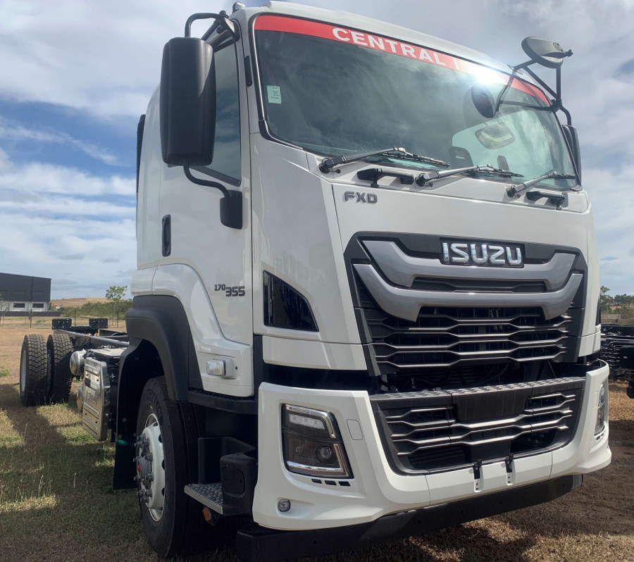 2025 Isuzu  FXD 170-355 AT R62 Cab Chassis Image 1