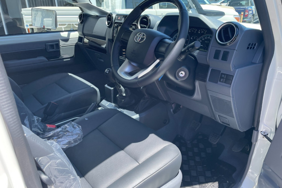 2021 MY20 Toyota LandCruiser VDJ79R 70th Anniversary Special Edition Cab chassis Image 11