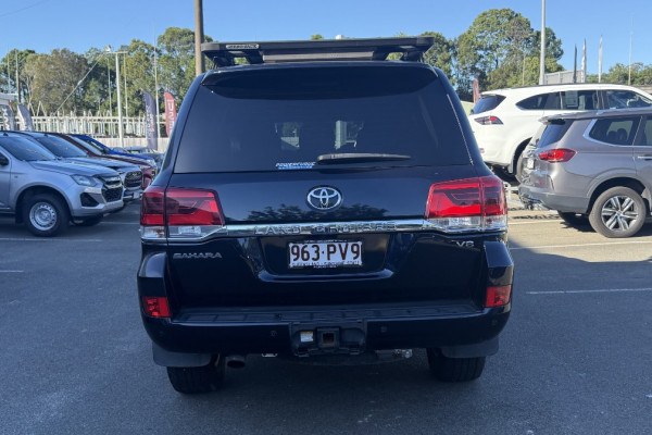 2019 Toyota LandCruiser VDJ200R Sahara SUV Image 8