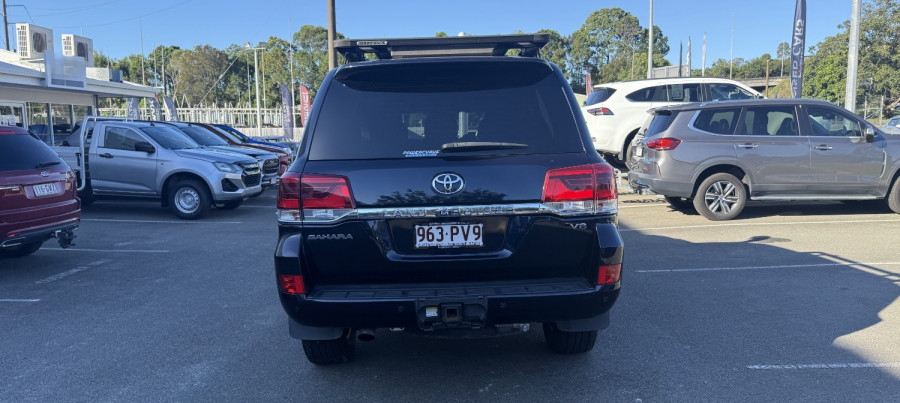 2019 Toyota LandCruiser VDJ200R Sahara SUV Image 8