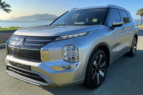2025 Mitsubishi Outlander ZM Exceed SUV Image 6