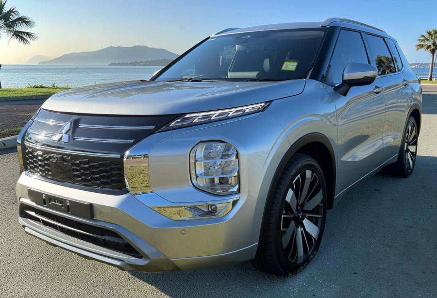 2025 Mitsubishi Outlander ZM Exceed SUV Image 6