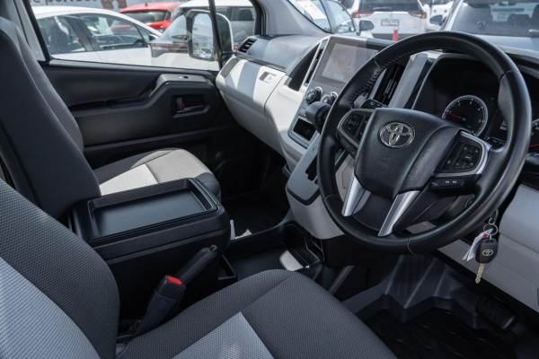 2024 Toyota HiAce GDH300R  Van Image 7
