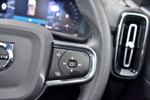 2025 MY26 Volvo XC40 XZ Ultra B4 Dark SUV Image 12