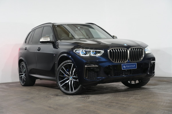 BMW X5 M50i