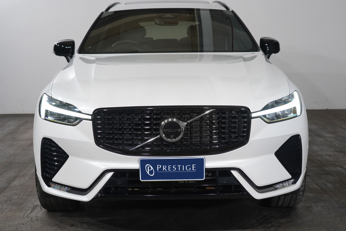 2022 Volvo XC60 B6 R-Design Mhev SUV Image 3