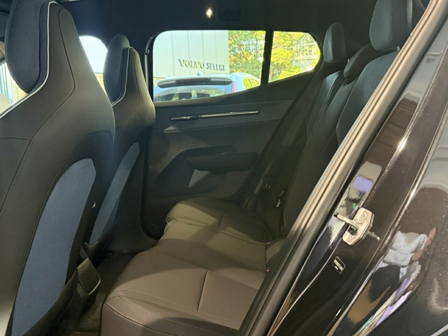 2026 Volvo EX30 Cross Country  Ultra Twin Motor Performance SUV Image 9