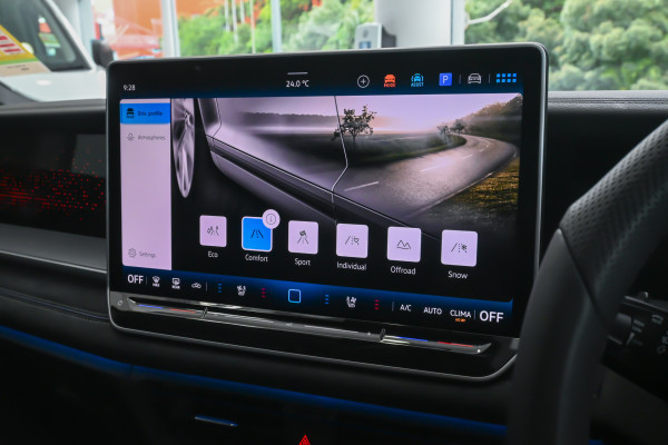2025 Volkswagen Tayron R4 195TSI R-Line SUV image 18