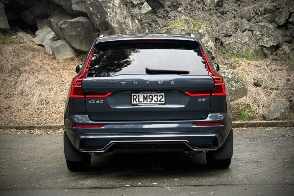 2025 Volvo XC60 UZ Ultra B5 Dark SUV Image 5