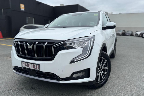 2025 Mahindra XUV700  AX7L SUV Image 2