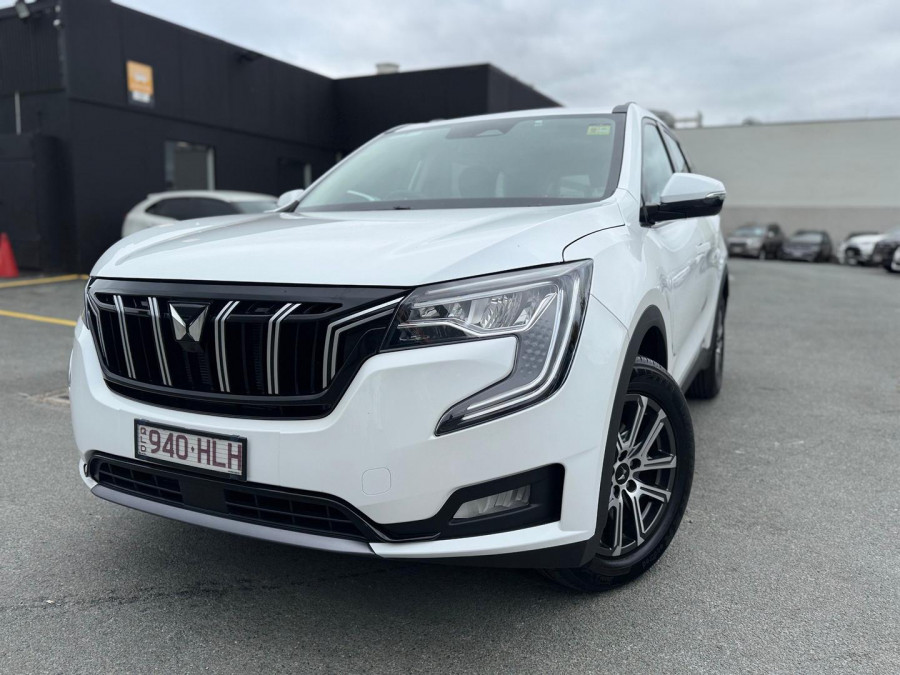 2025 Mahindra XUV700  AX7L SUV Image 2