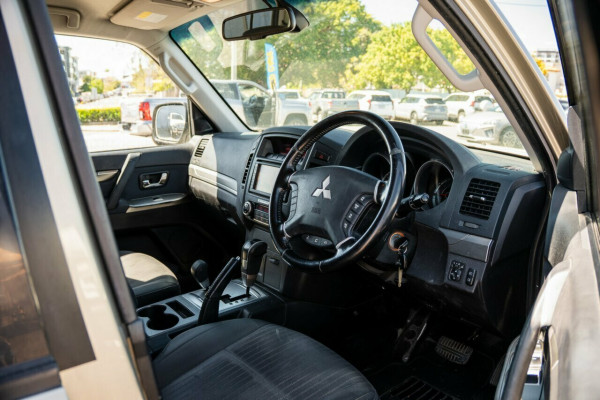 2012 Mitsubishi Pajero NW Exceed SUV Image 16