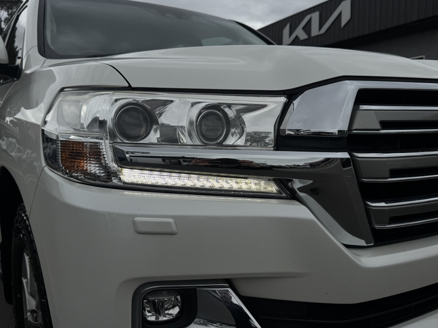 2017 Toyota LandCruiser VDJ200R Sahara SUV Image 15