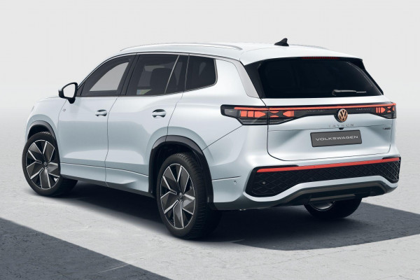 2025 MY26 Volkswagen Tayron R4 195TSI R-Line SUV Image 3