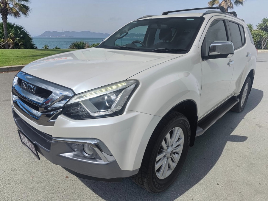 2018 Isuzu MU-X LS-T SUV Image 3