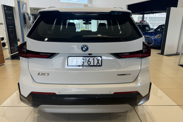 2023 BMW iX1 U11 eDrive20 xLine SUV Image 5