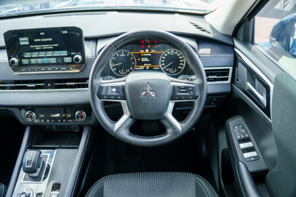 2024 Mitsubishi Outlander ZM LS SUV Image 8