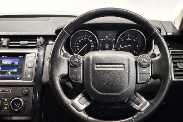 2017 Land Rover Discovery Series 5 SE SUV Image 16