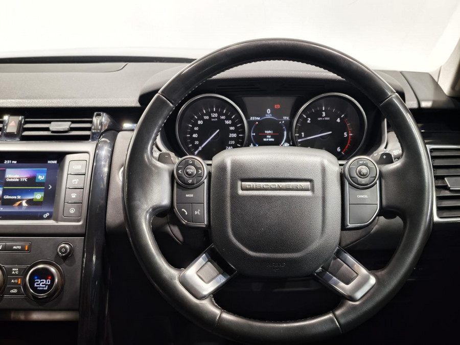 2017 Land Rover Discovery Series 5 SE SUV Image 16