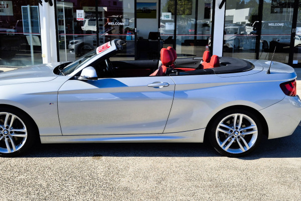 2015 BMW 2 Series F23 Turbo 220i M Sport Convertible Image 10