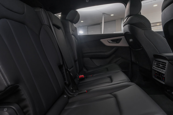 2026 MY25 Audi Q7 4M TDI 210kW S line SUV image 9