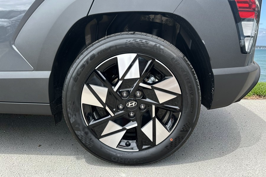 2027 Hyundai KONA SX2.V3 Hybrid SUV Image 7