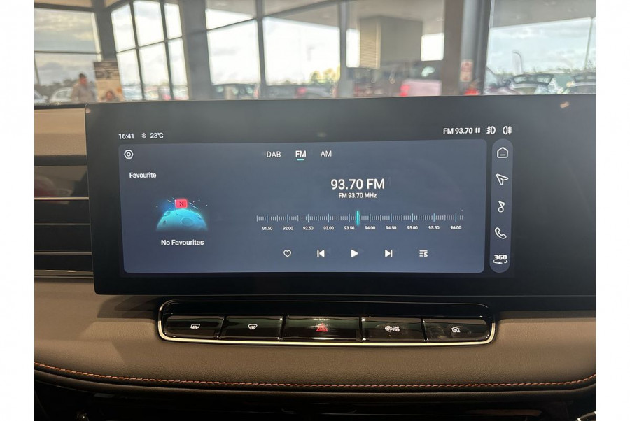 2024 MY24.5 MG HS AS33 Essence SUV Image 26