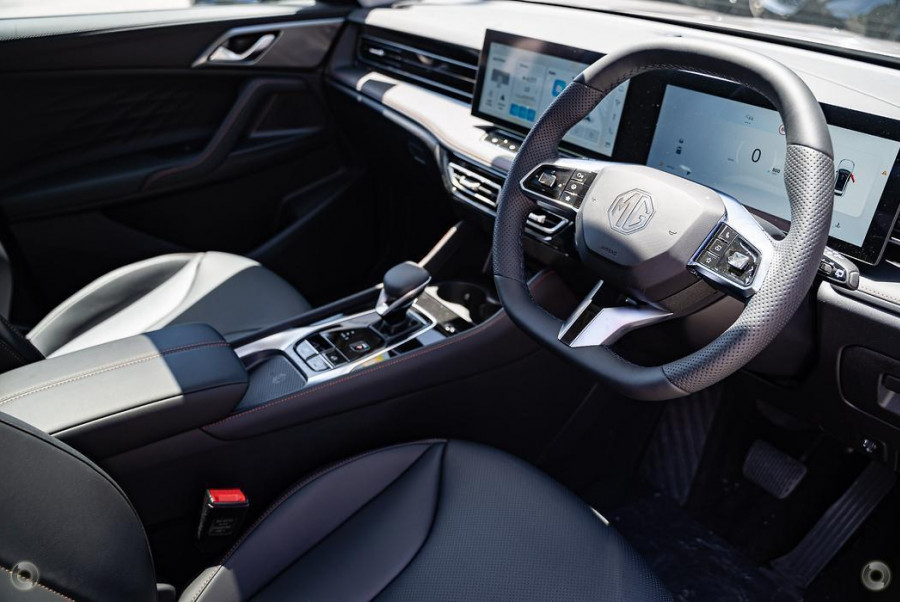 2025 MG HS AS33 Essence SUV Image 15
