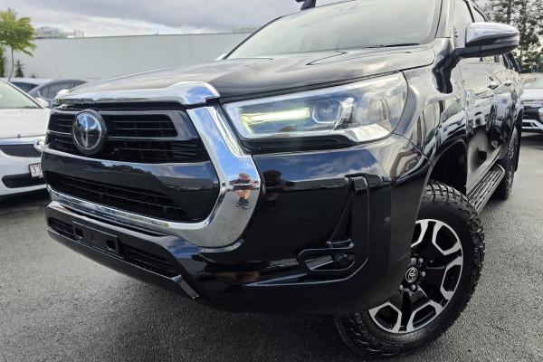 2021 Toyota HiLux GUN126R SR5 Dual Cab Pick Up Image 2