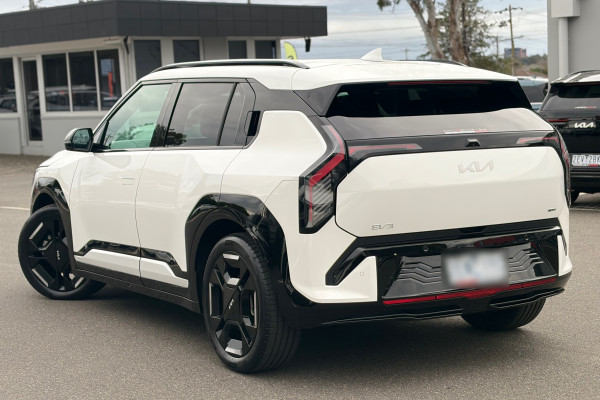 2025 Kia EV3 SV GT-Line SUV Image 3